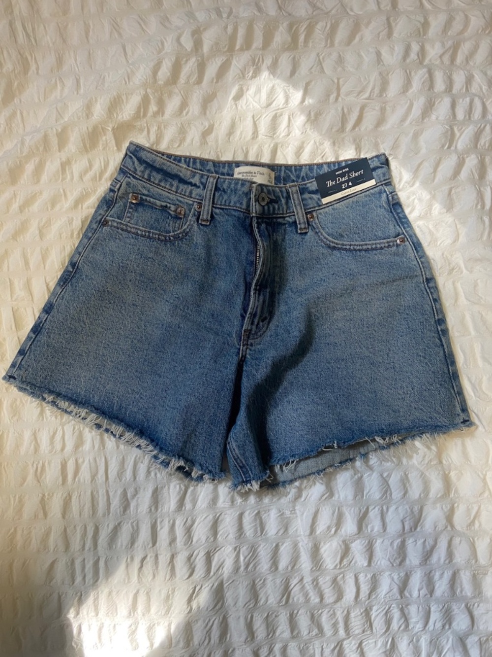 NWT Abercrombie "The Dad Short" High Rise Blue Denim Shorts - Size 27 Curve Love - Picture 2 of 8
